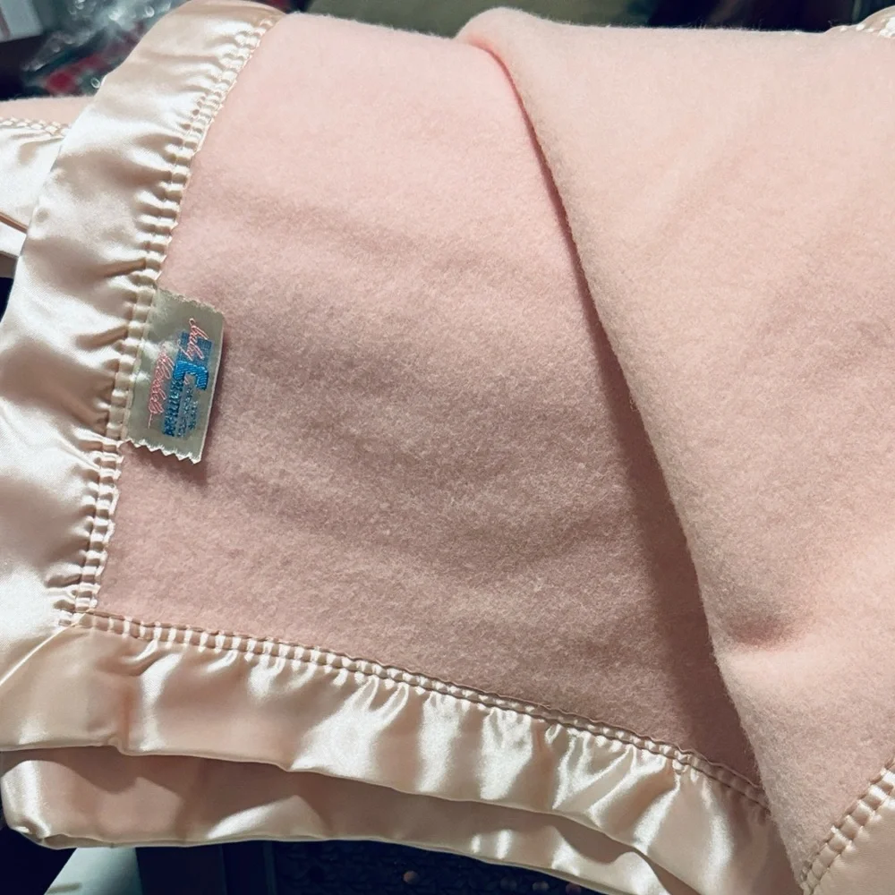 Baby Chatham  Pink  100% Wool Blanket W/ Trim Made  41” x 60”